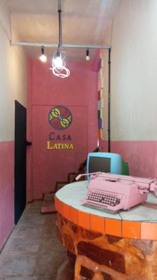 לנסויס Hostel Casa Latina מראה חיצוני תמונה