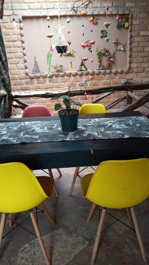לנסויס Hostel Casa Latina מראה חיצוני תמונה