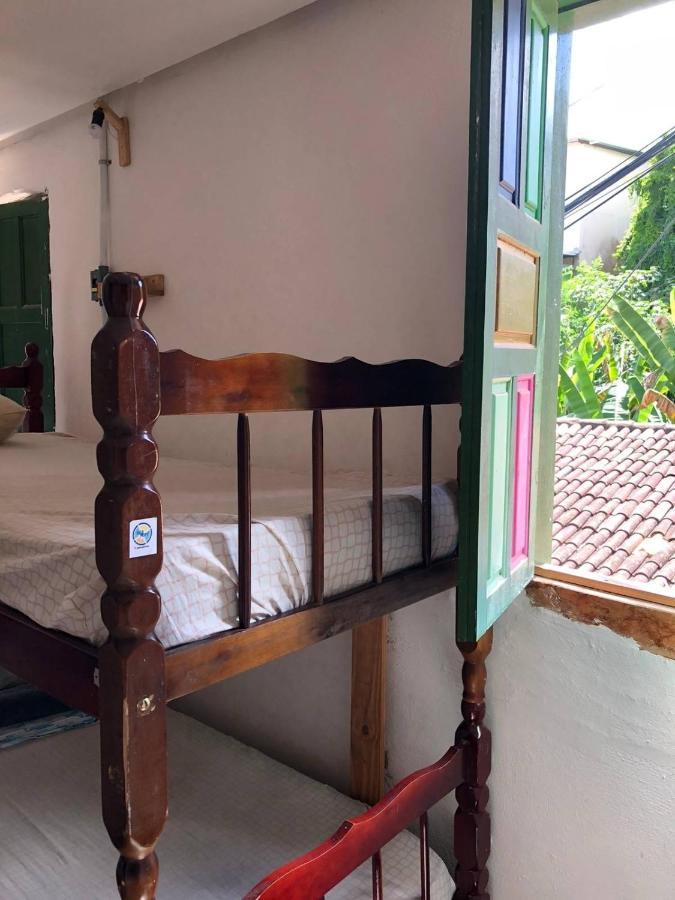 לנסויס Hostel Casa Latina מראה חיצוני תמונה